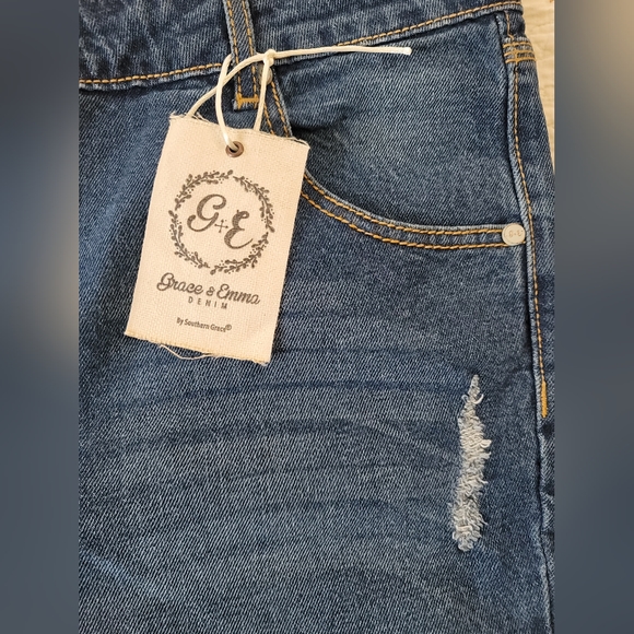 Grace And Emma Jeans Plus Size 18 Distressed Jeans Midrise Curvy NWT - Picture 7 of 9